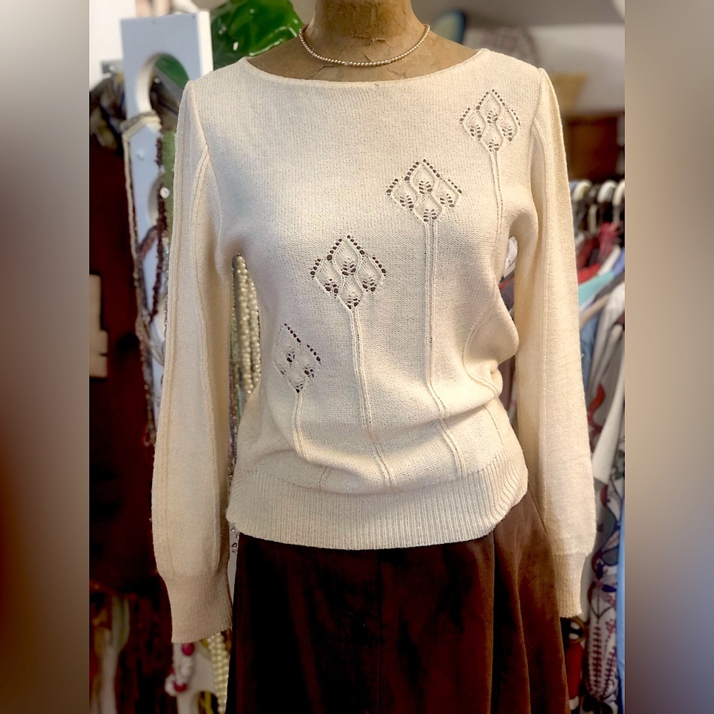 Vintage 70’s/80’s -Princess Di style- pullover sweater - light buttery yellow